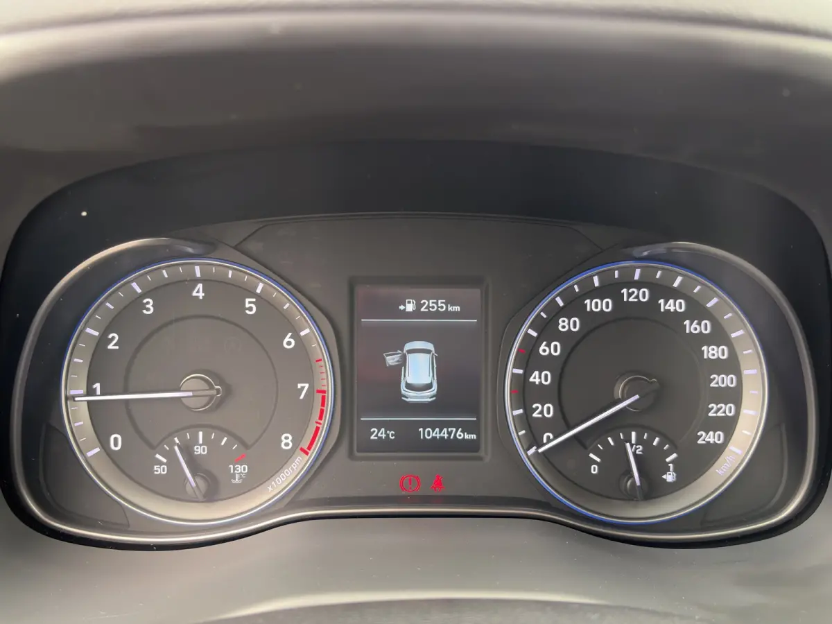 1.0 T-GDI 120pk Essence | Airco | Camera | Cruise controle | Lichtmetalen velgen | Navigatie Carplay | Bluetooth | Parkeersensoren