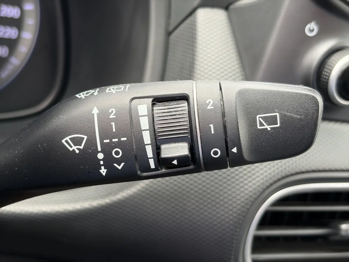 1.0 T-GDI 120pk Essence | Airco | Camera | Cruise controle | Lichtmetalen velgen | Navigatie Carplay | Bluetooth | Parkeersensoren