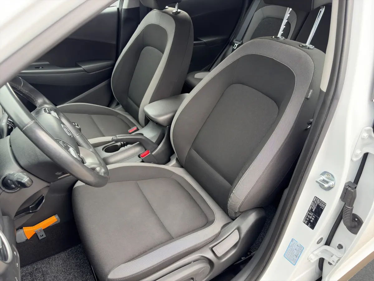 1.0 T-GDI 120pk Essence | Airco | Camera | Cruise controle | Lichtmetalen velgen | Navigatie Carplay | Bluetooth | Parkeersensoren