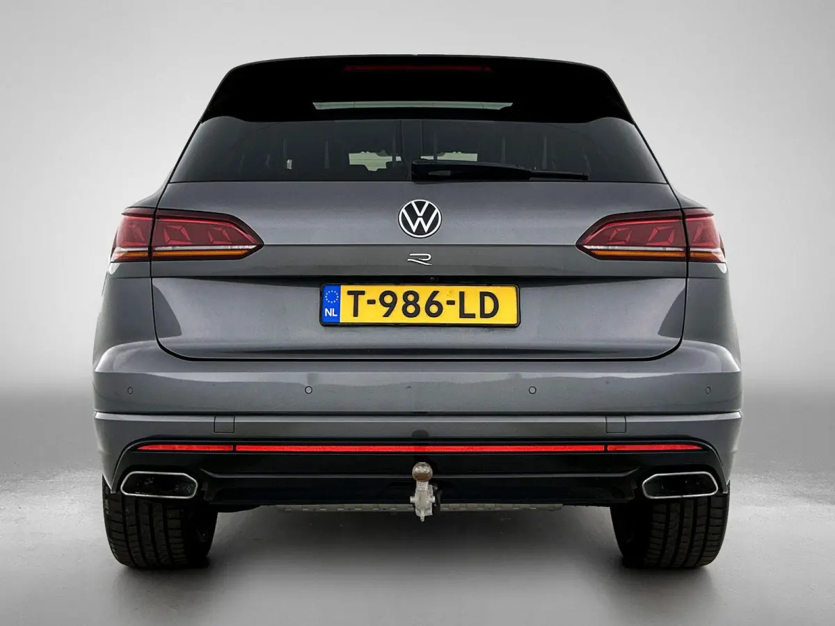 3.0 TSi 4MOTION R | Trekhaak | Luchtvering | Leder | ABT motor tuning | Stoelverwarming/koeling | 360 camera | Parkeersensoren | Panorama dak |