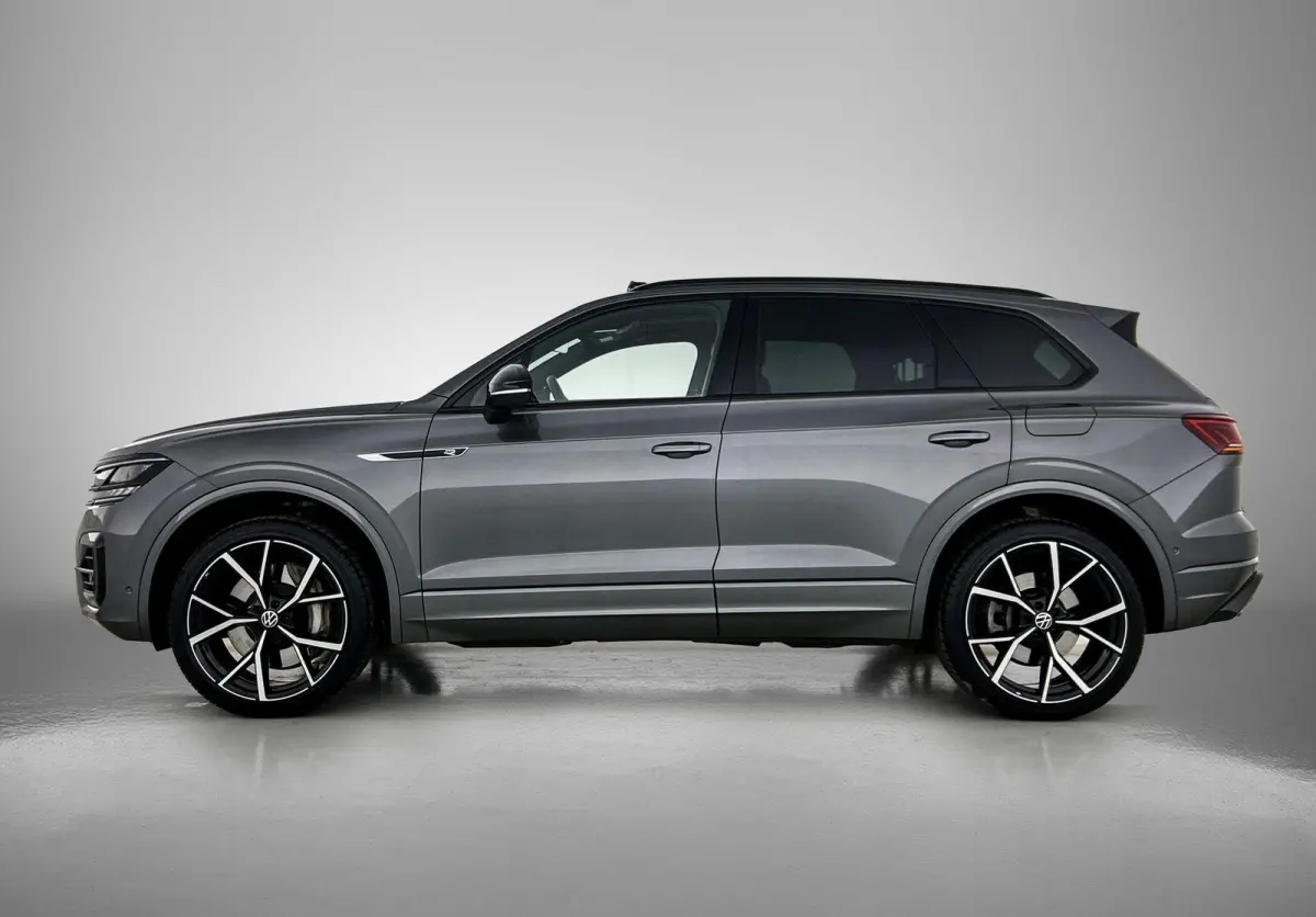 3.0 TSi 4MOTION R | Trekhaak | Luchtvering | Leder | ABT motor tuning | Stoelverwarming/koeling | 360 camera | Parkeersensoren | Panorama dak |