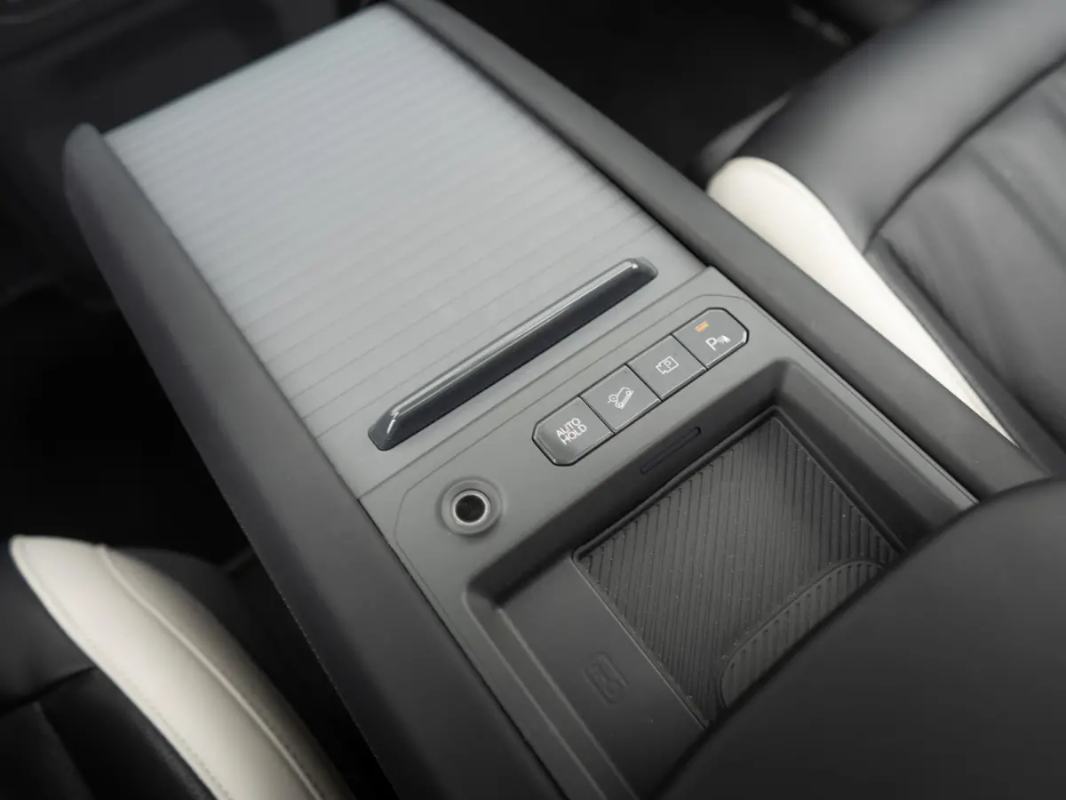 GT-Line AWD 99.8 kWh | 7-Pers. | 21" | Head-Up | Stoel-/Stuurverwarming | Premium Audio | Schuif-/kanteldak | Adapt. Cruise |