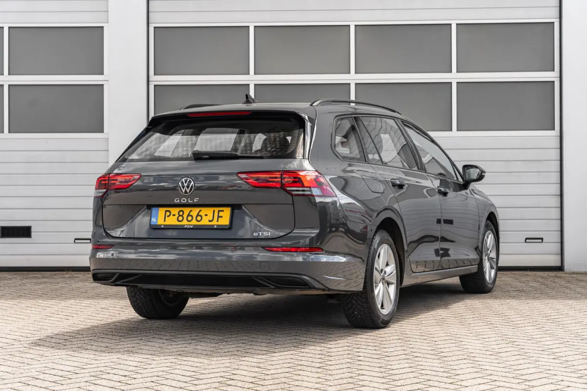 1.0 eTSI 110pk DSG Life | Navigatie | App Connect | Parkeersensoren | Cruise Control