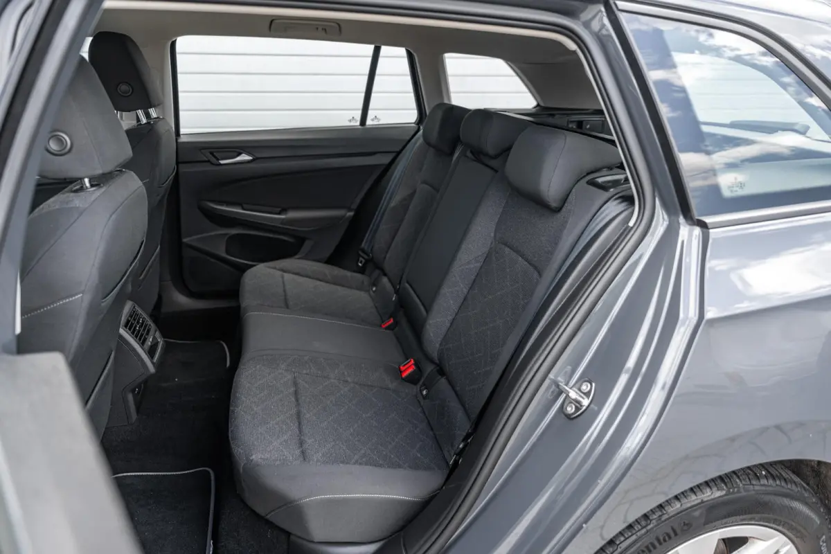 1.0 eTSI 110pk DSG Life | Navigatie | App Connect | Parkeersensoren | Cruise Control