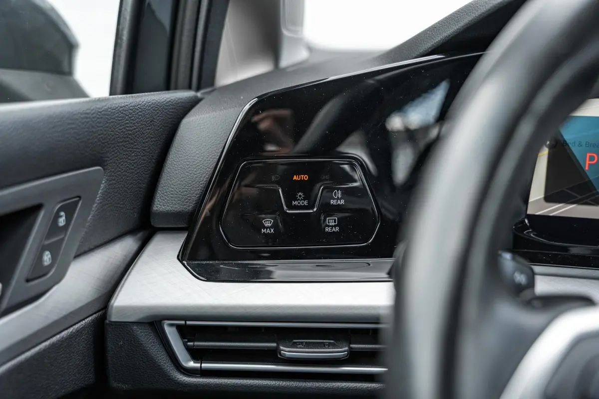 1.0 eTSI 110pk DSG Life | Navigatie | App Connect | Parkeersensoren | Cruise Control