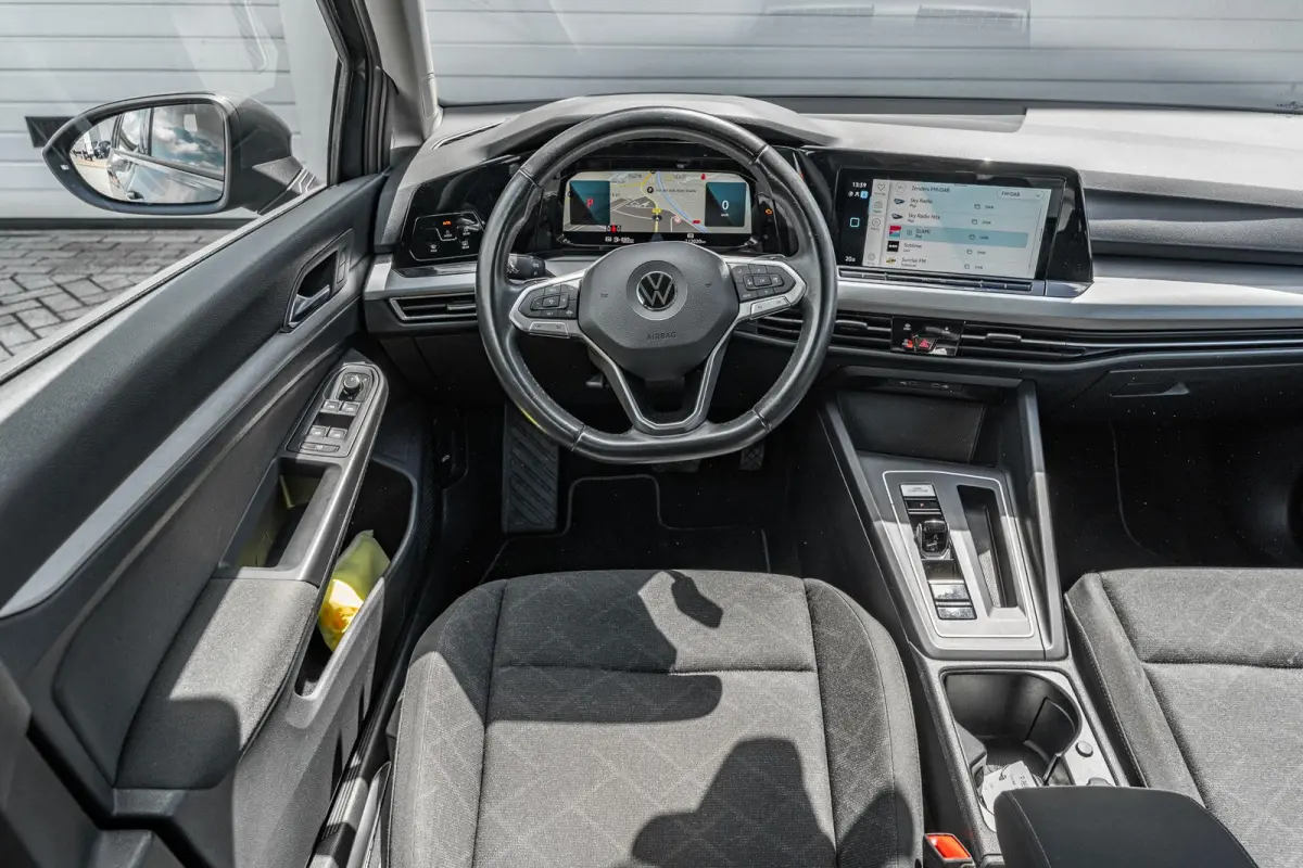 1.0 eTSI 110pk DSG Life | Navigatie | App Connect | Parkeersensoren | Cruise Control