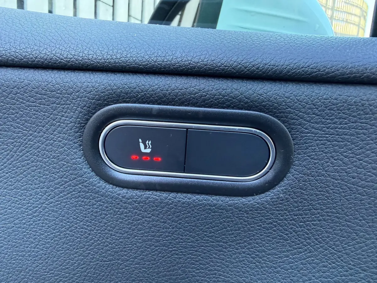 250 e /Apple CarPlay /18 inch AMG /Navigatie /Stoelverwarming