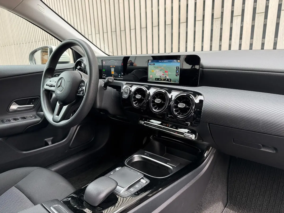 250 e /Apple CarPlay /18 inch AMG /Navigatie /Stoelverwarming