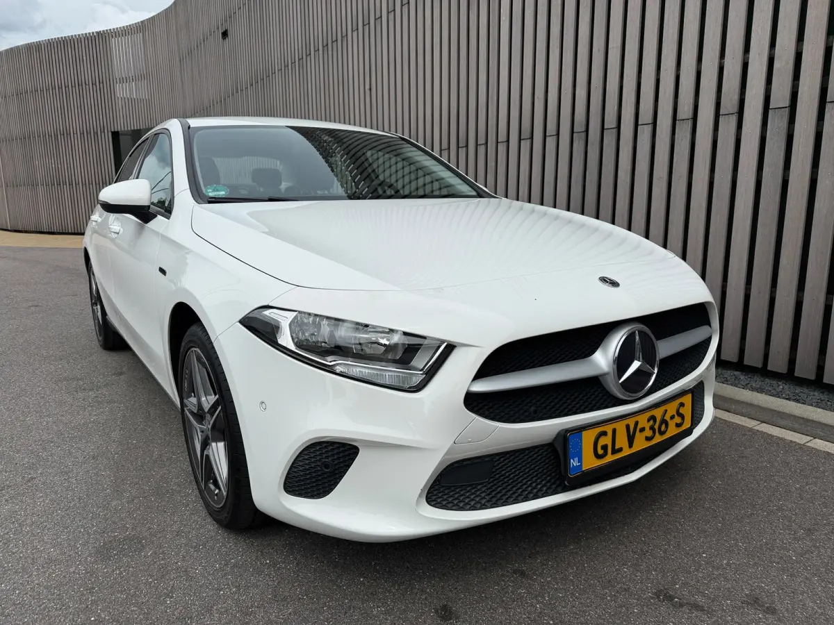 250 e /Apple CarPlay /18 inch AMG /Navigatie /Stoelverwarming