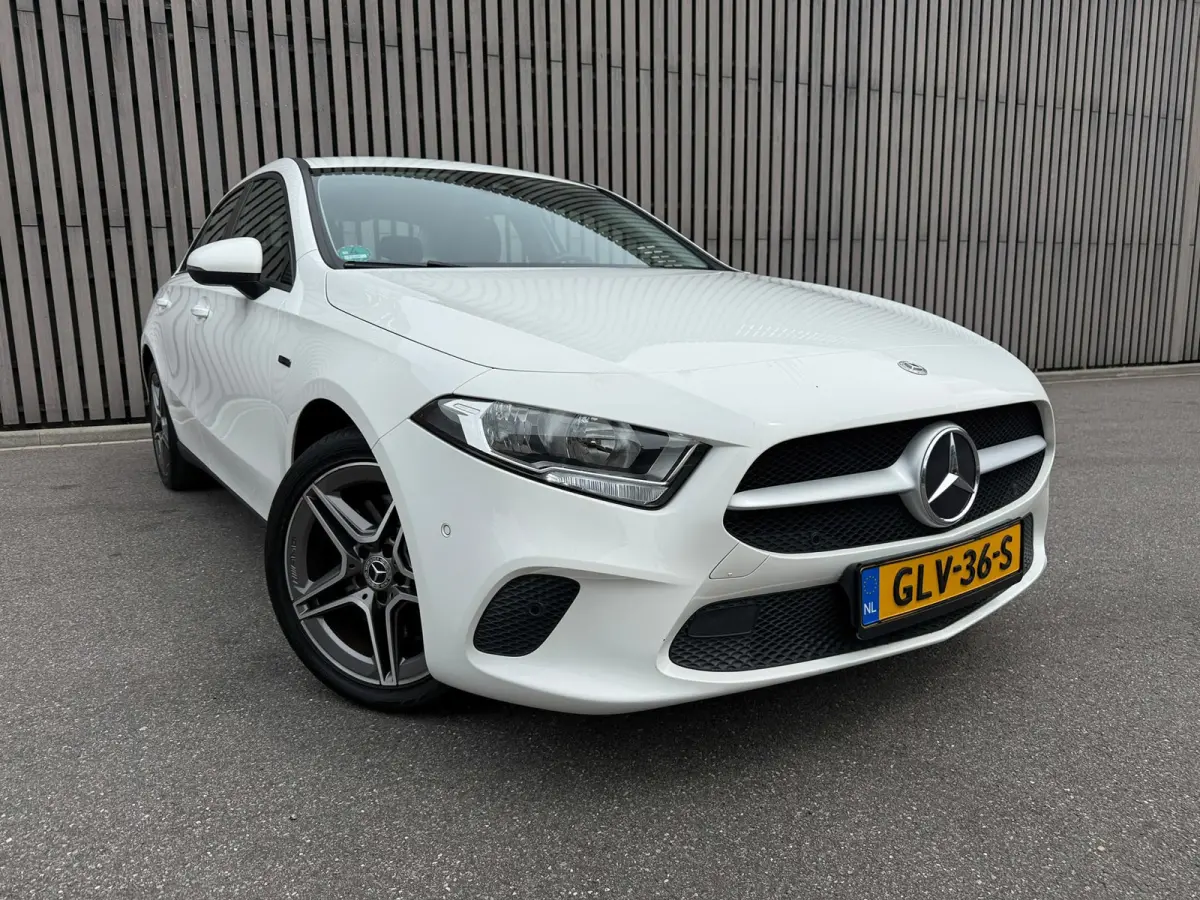 250 e /Apple CarPlay /18 inch AMG /Navigatie /Stoelverwarming