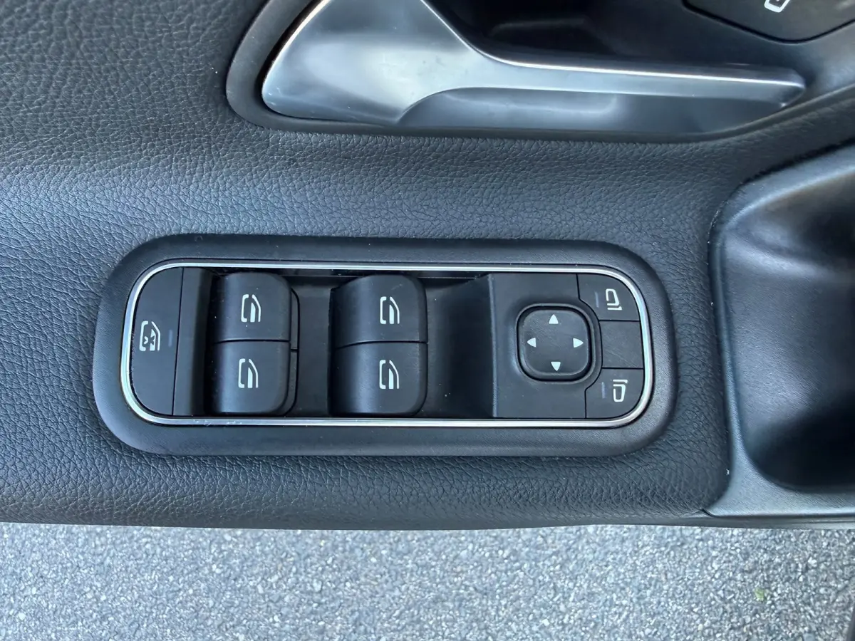 250 e /Apple CarPlay /18 inch AMG /Navigatie /Stoelverwarming