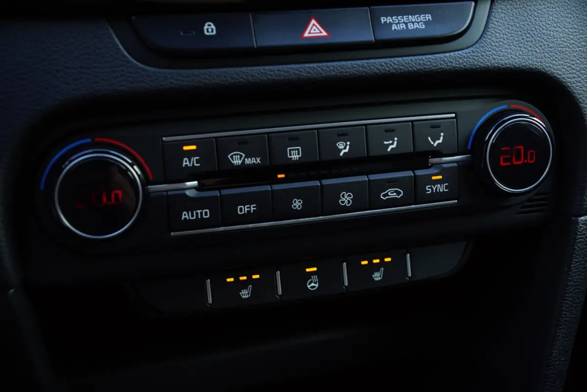 1.0 T-GDi MHEV DynamicPlusLine Automaat 2021 Cruise contole lane assist Stoelverwarming Navi Carplay