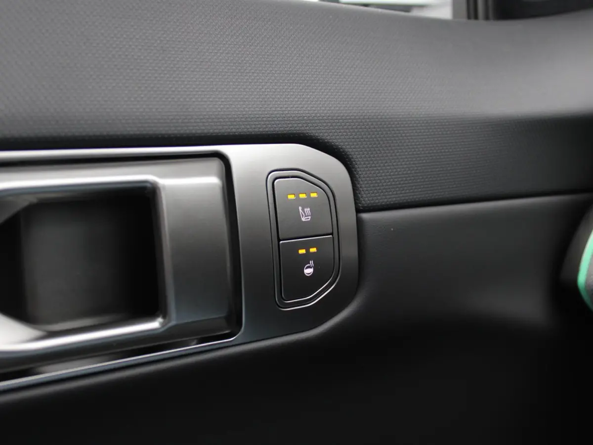 Plus Advanced 58.3 kWh | DIRECT LEVERBAAR | Panodak | Navi. | Clima. | Adapt. Cruise. | Stoel&Stuur Verwarming | Dodehoekassistentie | Harman Kardon