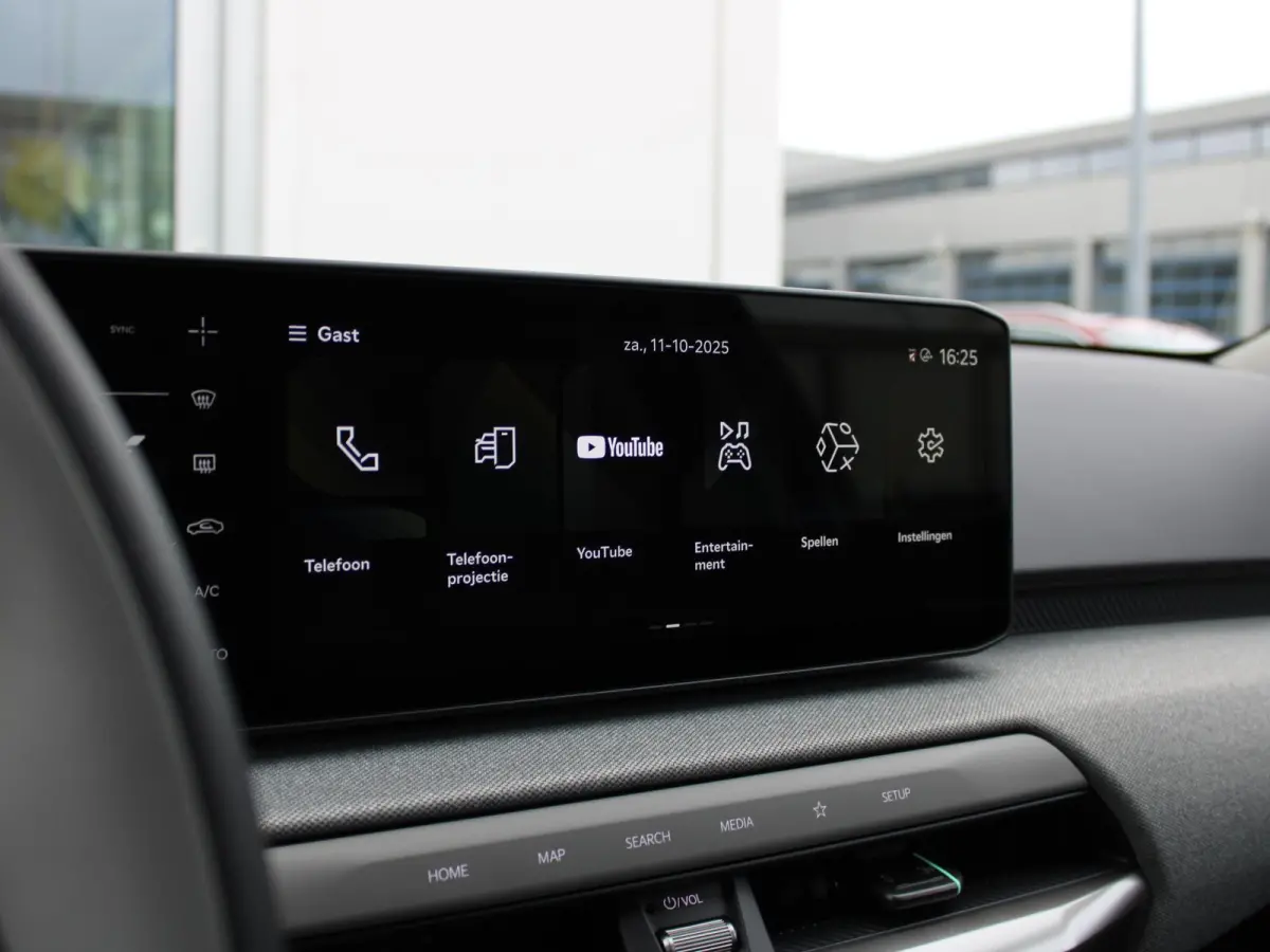 Plus Advanced 58.3 kWh | DIRECT LEVERBAAR | Panodak | Navi. | Clima. | Adapt. Cruise. | Stoel&Stuur Verwarming | Dodehoekassistentie | Harman Kardon