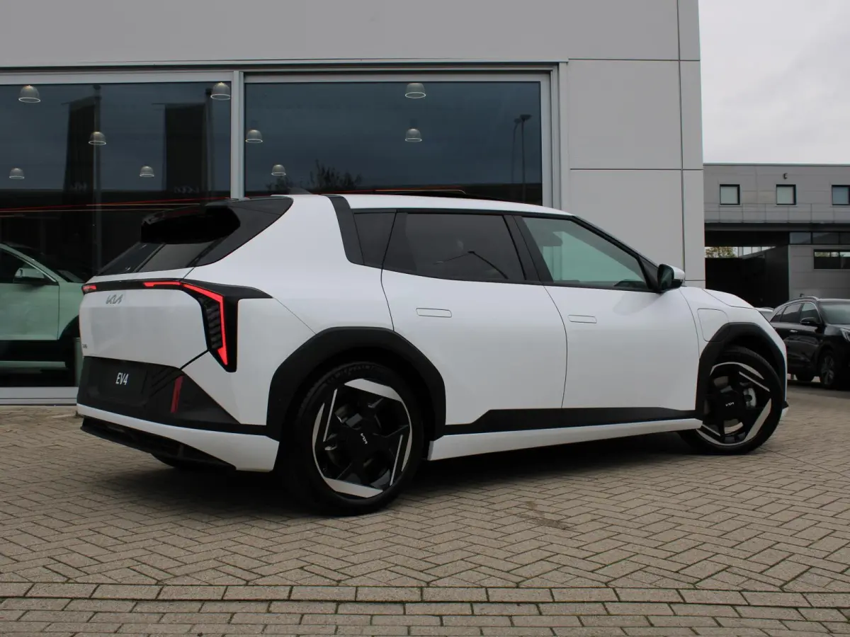 Plus Advanced 58.3 kWh | DIRECT LEVERBAAR | Panodak | Navi. | Clima. | Adapt. Cruise. | Stoel&Stuur Verwarming | Dodehoekassistentie | Harman Kardon