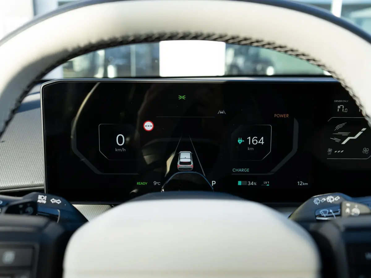 GT-Line 81.4 kWh | Staat al in bestelling | Schuifkanteldak | Stoel en stuurverwarming | Elektrische achterklep | Panorama | LMV | Speciale kleur
