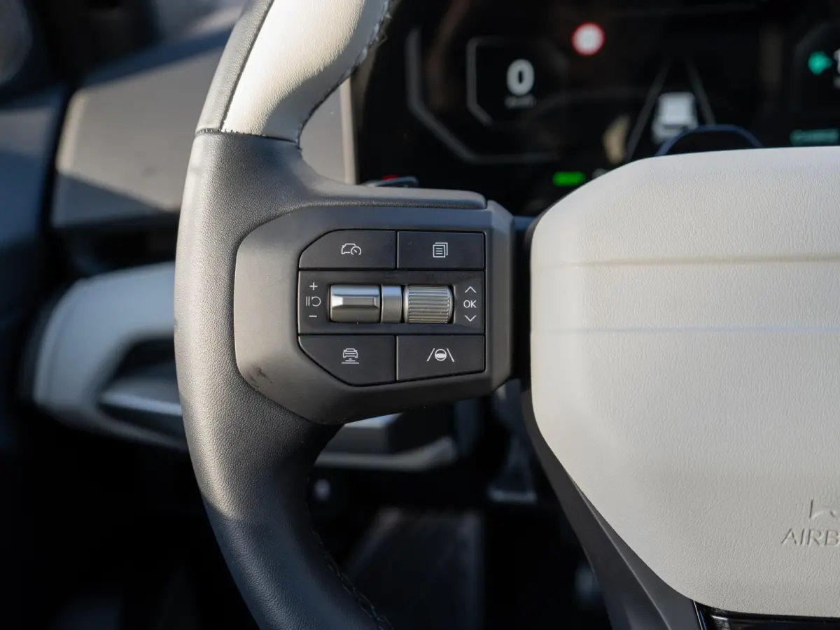 GT-Line 81.4 kWh | Staat al in bestelling | Schuifkanteldak | Stoel en stuurverwarming | Elektrische achterklep | Panorama | LMV | Speciale kleur