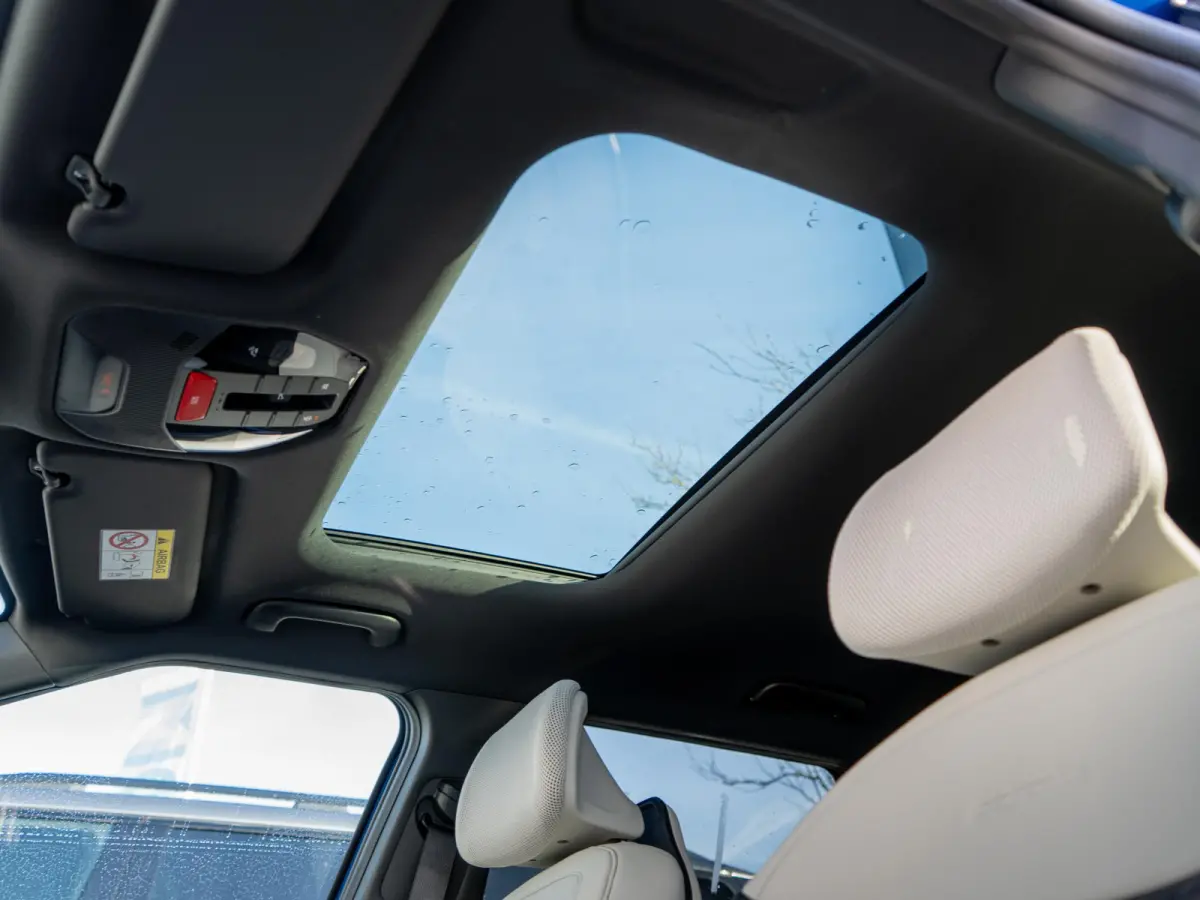 GT-Line 81.4 kWh | Staat al in bestelling | Schuifkanteldak | Stoel en stuurverwarming | Elektrische achterklep | Panorama | LMV | Speciale kleur