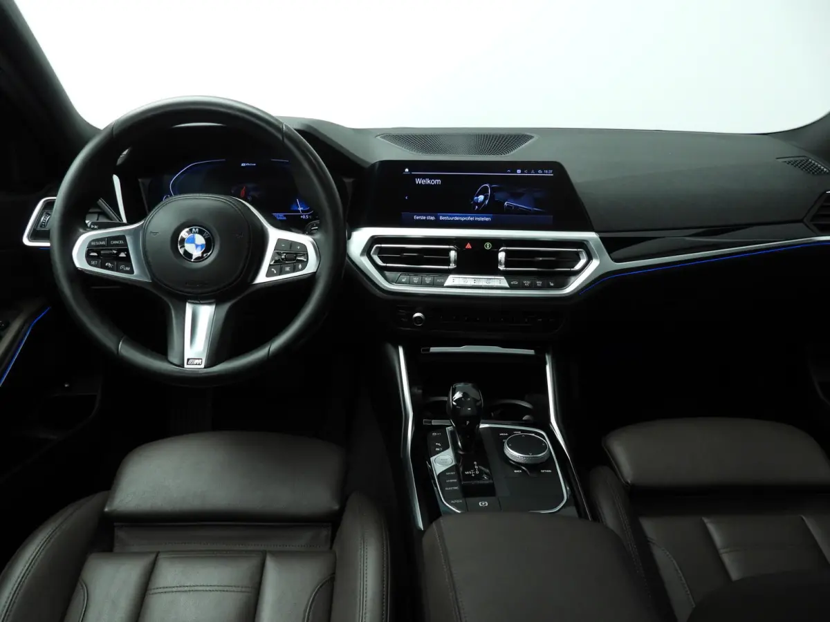 320e | Laserlicht | Leder | Navigatie | Active cruise | Trekhaak | Sportstoelen | Stoelverwarming | DAB | Hifi speakers | Alu 18 inch
