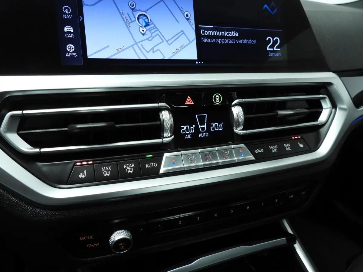 320e | Laserlicht | Leder | Navigatie | Active cruise | Trekhaak | Sportstoelen | Stoelverwarming | DAB | Hifi speakers | Alu 18 inch