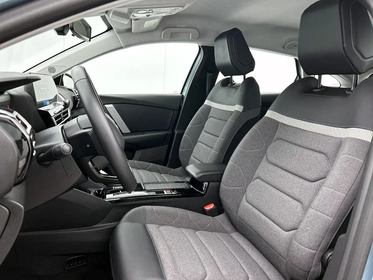 You 50 kWh 136pk | Accu 96% | 3-Fase | Navigatie via Apple Carplay en Android auto | Automatische airco | Camera achter | Cruise control | Lichtmetalen velgen