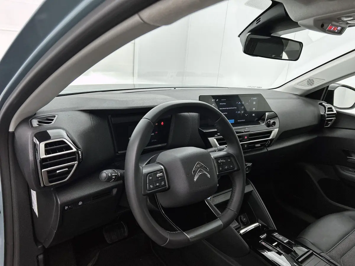 You 50 kWh 136pk | Accu 96% | 3-Fase | Navigatie via Apple Carplay en Android auto | Automatische airco | Camera achter | Cruise control | Lichtmetalen velgen