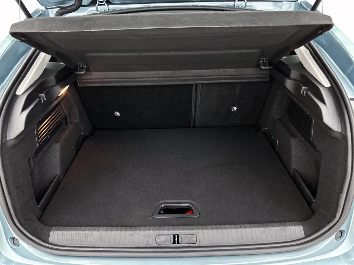 You 50 kWh 136pk | Accu 96% | 3-Fase | Navigatie via Apple Carplay en Android auto | Automatische airco | Camera achter | Cruise control | Lichtmetalen velgen