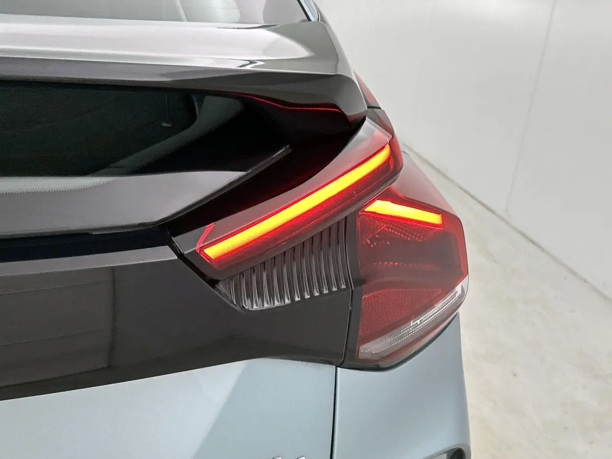 You 50 kWh 136pk | Accu 96% | 3-Fase | Navigatie via Apple Carplay en Android auto | Automatische airco | Camera achter | Cruise control | Lichtmetalen velgen