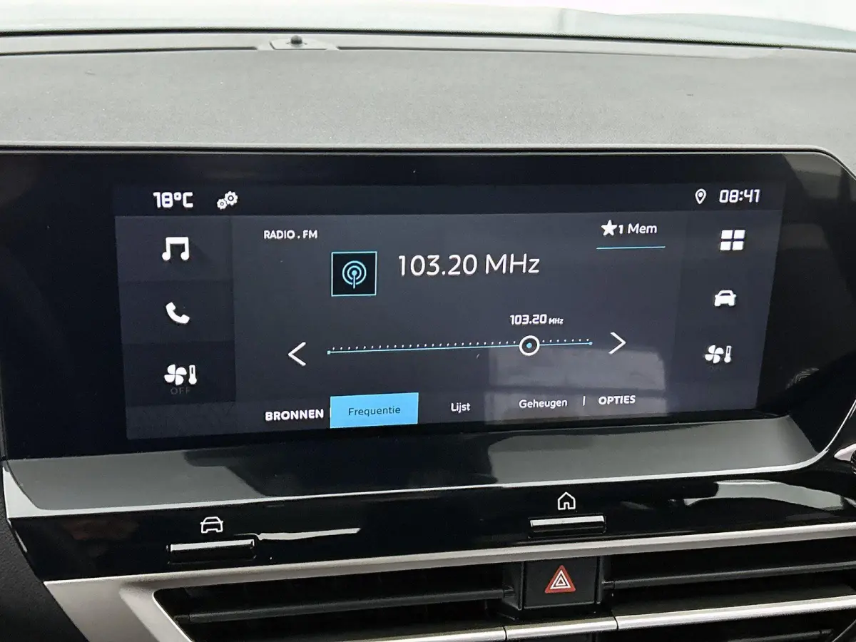You 50 kWh 136pk | Accu 96% | 3-Fase | Navigatie via Apple Carplay en Android auto | Automatische airco | Camera achter | Cruise control | Lichtmetalen velgen