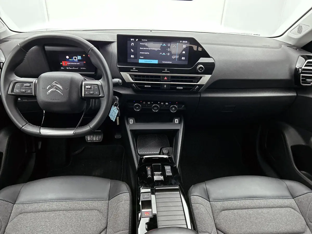 You 50 kWh 136pk | Accu 96% | 3-Fase | Navigatie via Apple Carplay en Android auto | Automatische airco | Camera achter | Cruise control | Lichtmetalen velgen