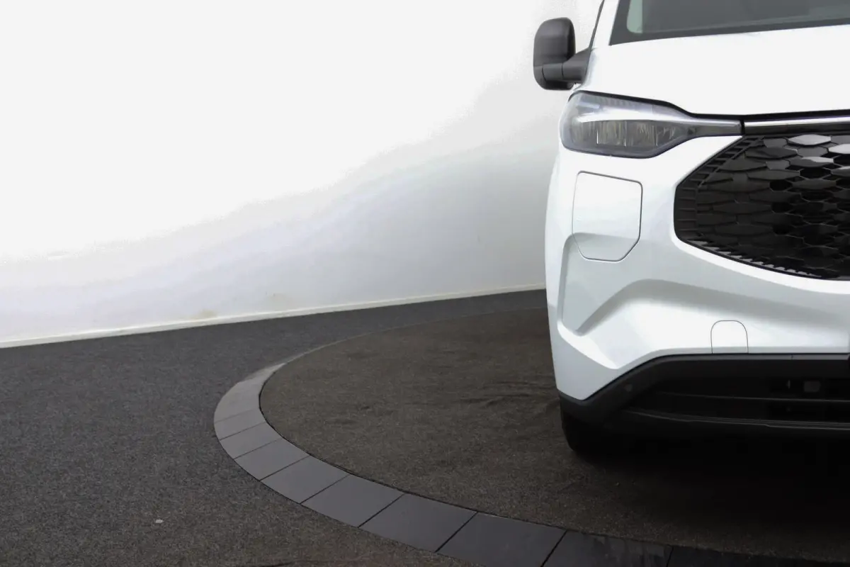 320 L1H1 Trend 71 kWh | 3 Jaar Extra Garantie! | Grotere Accu | CarPlay/Android Auto | LED | Parkeersensoren | Verwarmde Voorruit | DAB