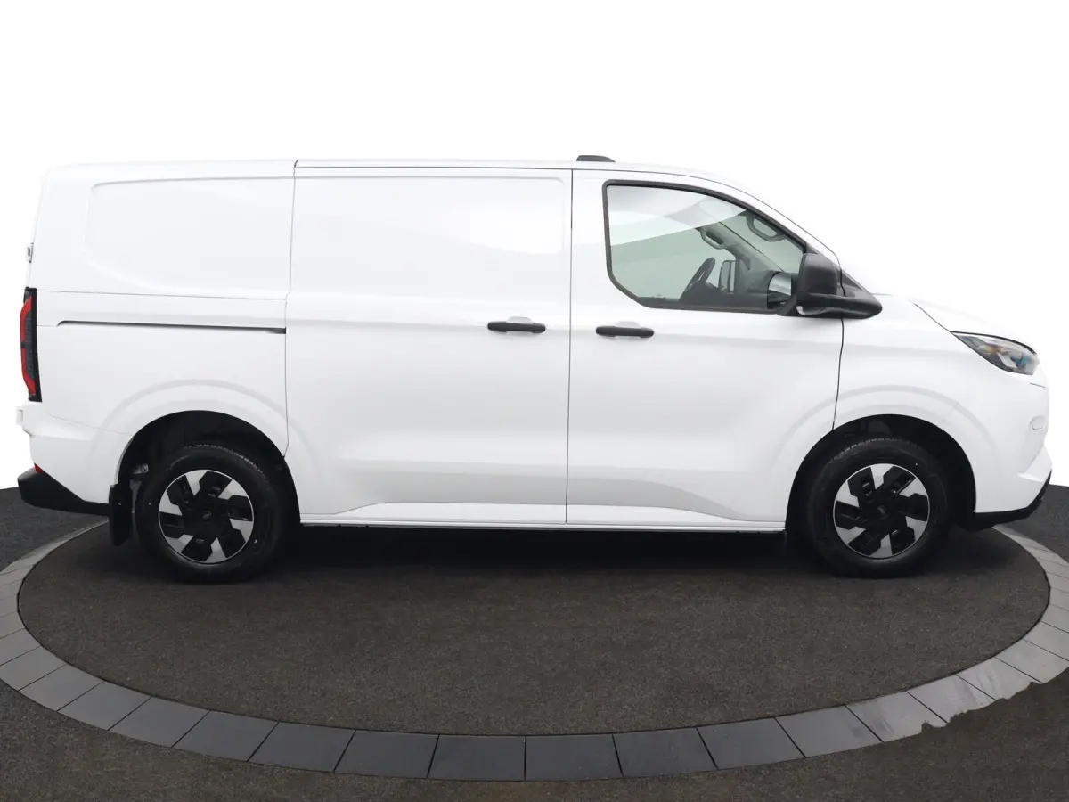 320 L1H1 Trend 71 kWh | 3 Jaar Extra Garantie! | Grotere Accu | CarPlay/Android Auto | LED | Parkeersensoren | Verwarmde Voorruit | DAB