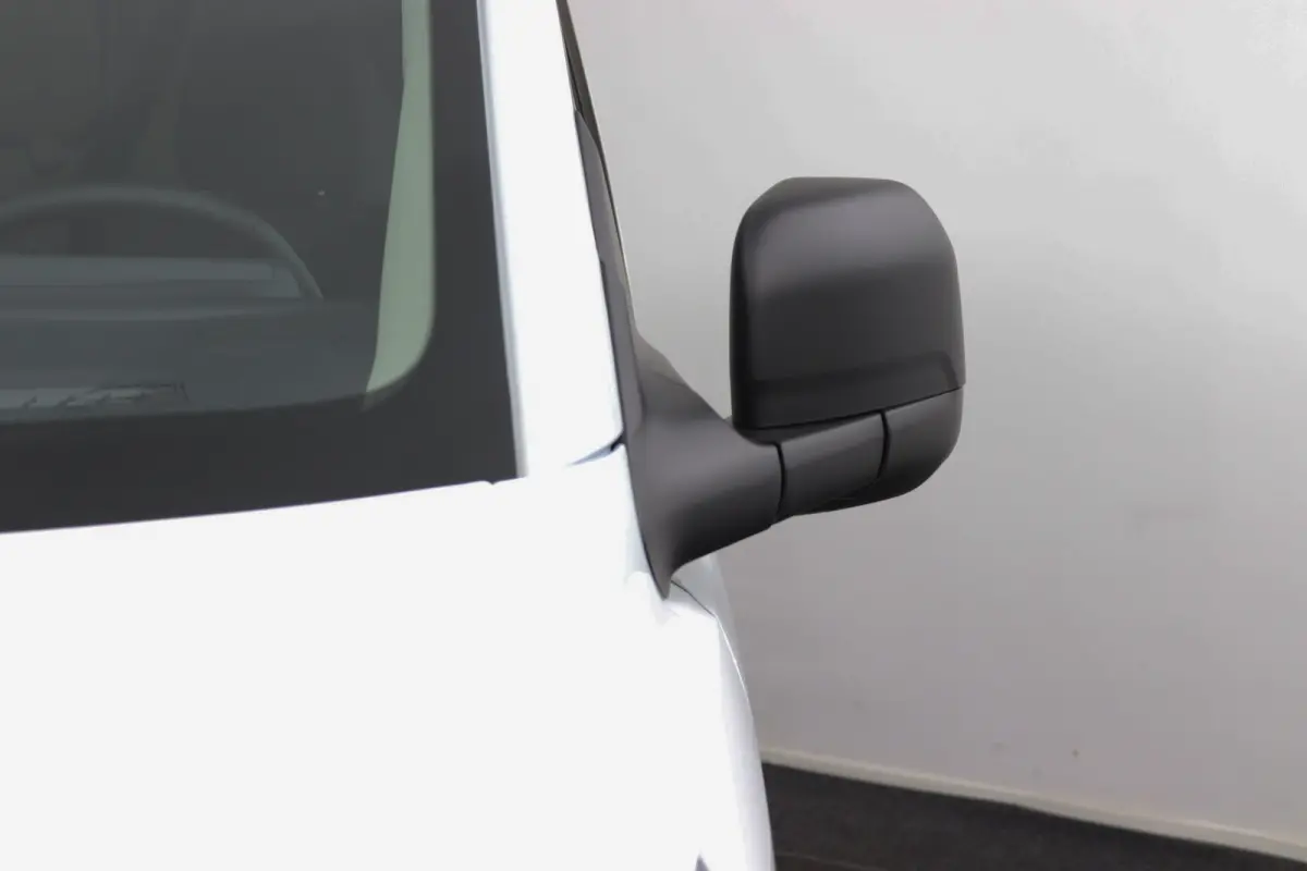 320 L1H1 Trend 71 kWh | 3 Jaar Extra Garantie! | Grotere Accu | CarPlay/Android Auto | LED | Parkeersensoren | Verwarmde Voorruit | DAB