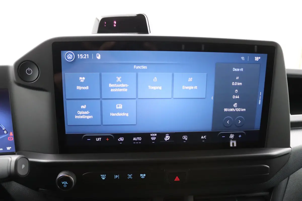 320 L1H1 Trend 71 kWh | 3 Jaar Extra Garantie! | Grotere Accu | CarPlay/Android Auto | LED | Parkeersensoren | Verwarmde Voorruit | DAB