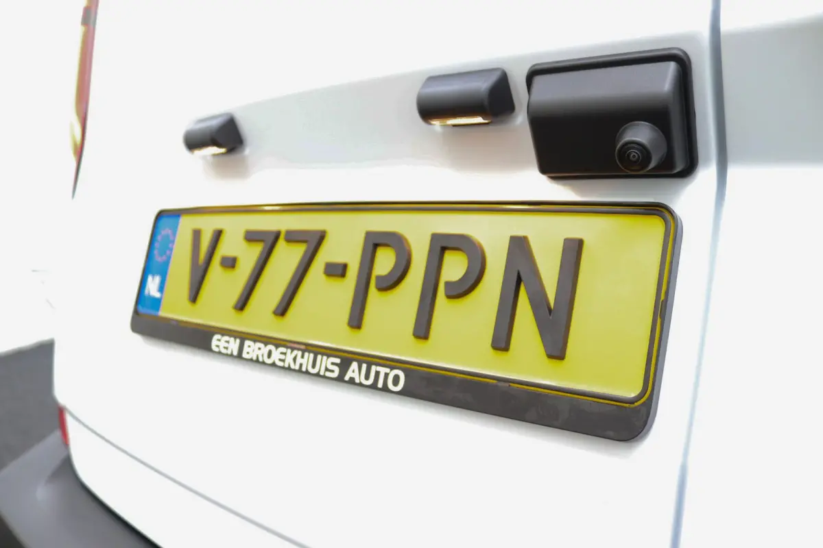 320 L1H1 Trend 71 kWh | 3 Jaar Extra Garantie! | Grotere Accu | CarPlay/Android Auto | LED | Parkeersensoren | Verwarmde Voorruit | DAB