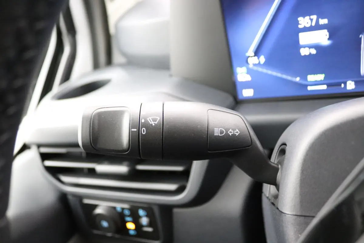 320 L1H1 Trend 71 kWh | 3 Jaar Extra Garantie! | Grotere Accu | CarPlay/Android Auto | LED | Parkeersensoren | Verwarmde Voorruit | DAB