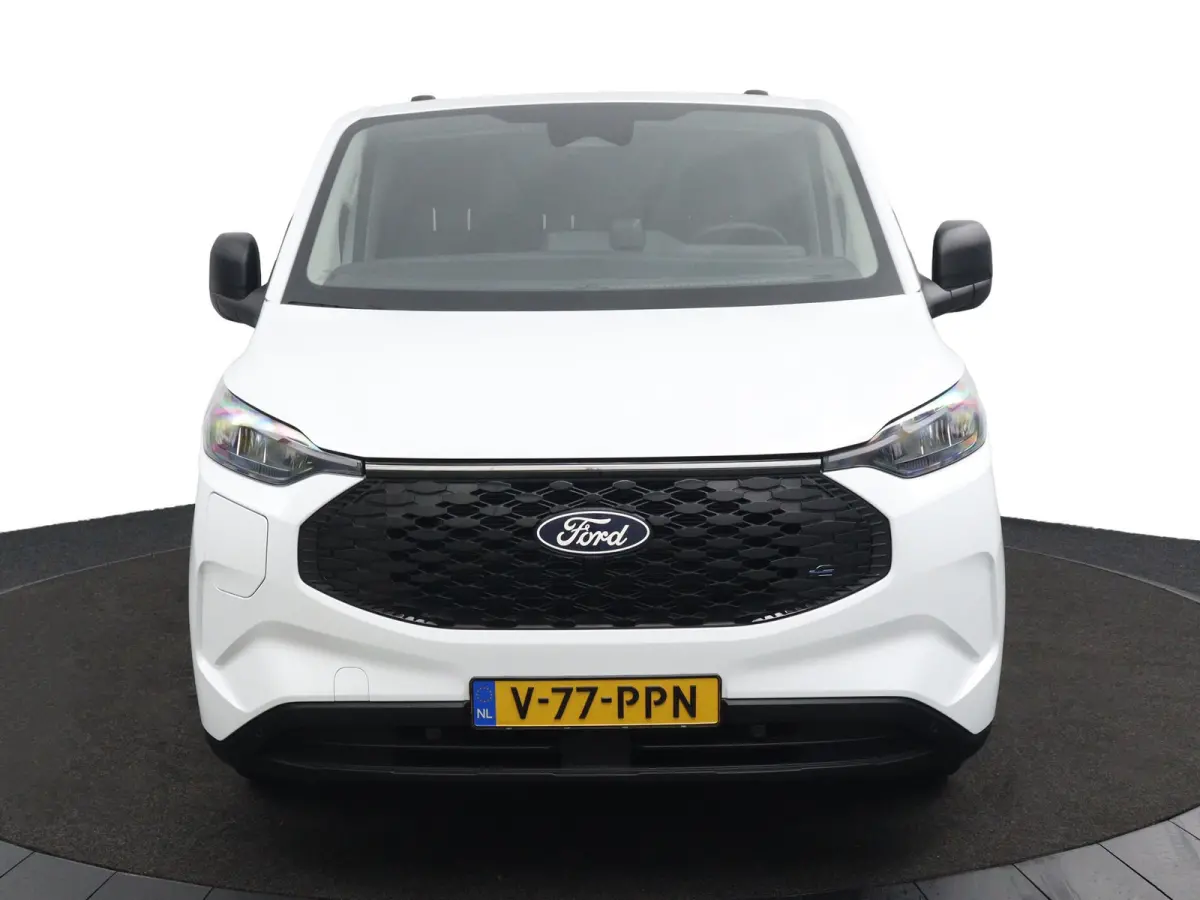 320 L1H1 Trend 71 kWh | 3 Jaar Extra Garantie! | Grotere Accu | CarPlay/Android Auto | LED | Parkeersensoren | Verwarmde Voorruit | DAB