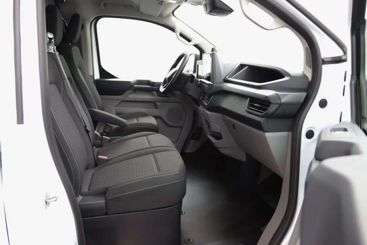 320 L1H1 Trend 71 kWh | Grotere Accu | 3-Jaar Extra Garantie! | Bijrijdersbank | LED | CarPlay/Android Auto | Cruise Control | Parkeersensoren | Camera