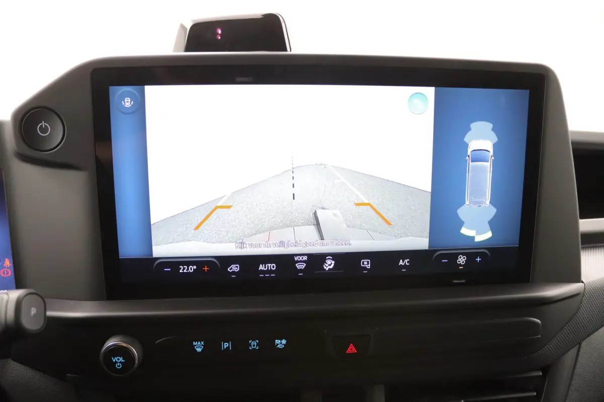 320 L1H1 Trend 71 kWh | Grotere Accu | 3-Jaar Extra Garantie! | Bijrijdersbank | LED | CarPlay/Android Auto | Cruise Control | Parkeersensoren | Camera