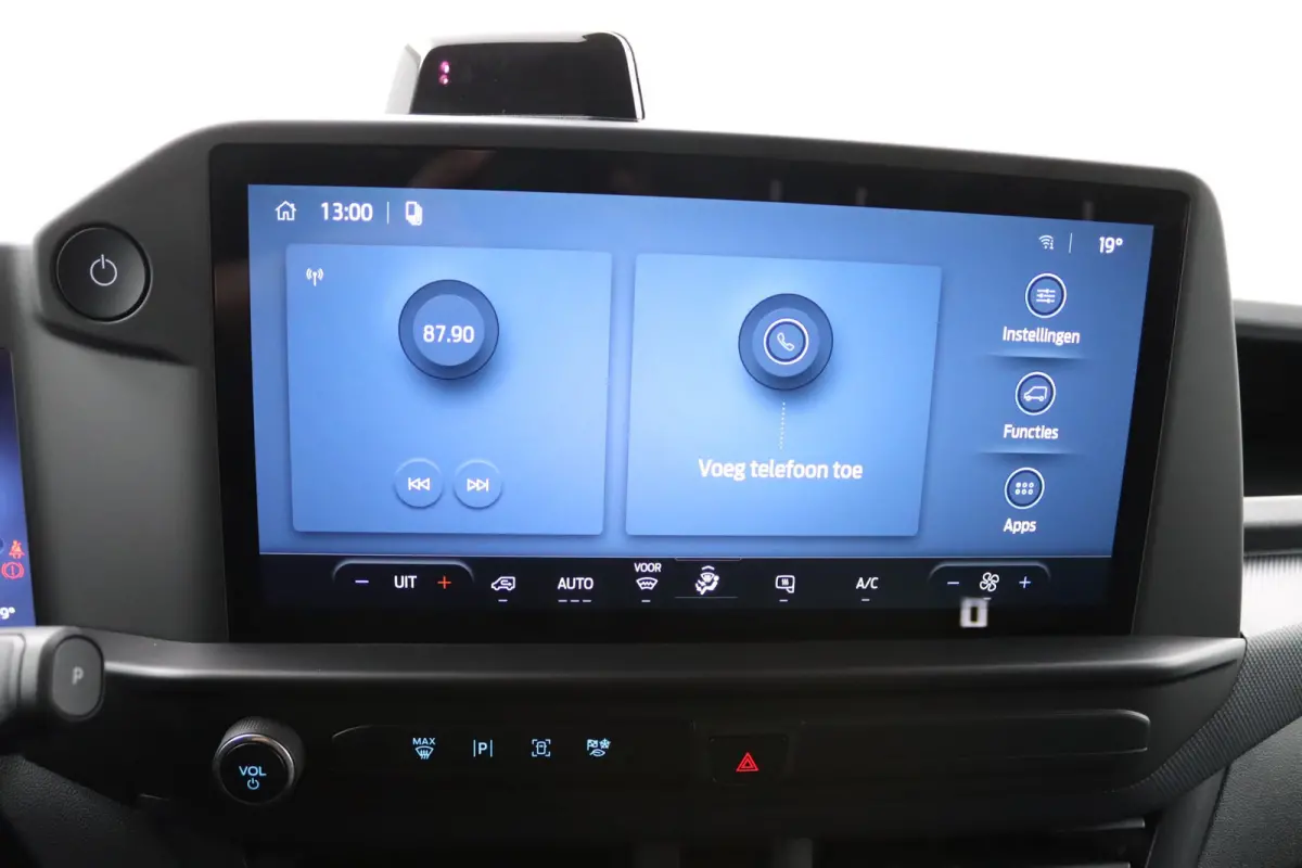 320 L1H1 Trend 71 kWh | Grotere Accu | 3-Jaar Extra Garantie! | Bijrijdersbank | LED | CarPlay/Android Auto | Cruise Control | Parkeersensoren | Camera