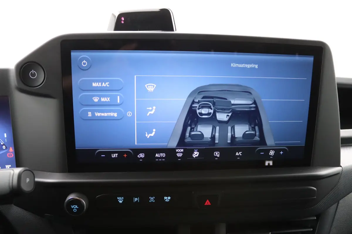 320 L1H1 Trend 71 kWh | Grotere Accu | 3-Jaar Extra Garantie! | Bijrijdersbank | LED | CarPlay/Android Auto | Cruise Control | Parkeersensoren | Camera