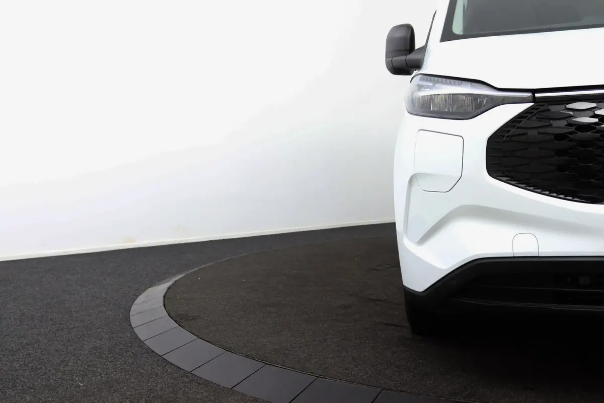 320 L1H1 Trend 71 kWh | Grotere Accu | 3-Jaar Extra Garantie! | Bijrijdersbank | LED | CarPlay/Android Auto | Cruise Control | Parkeersensoren | Camera