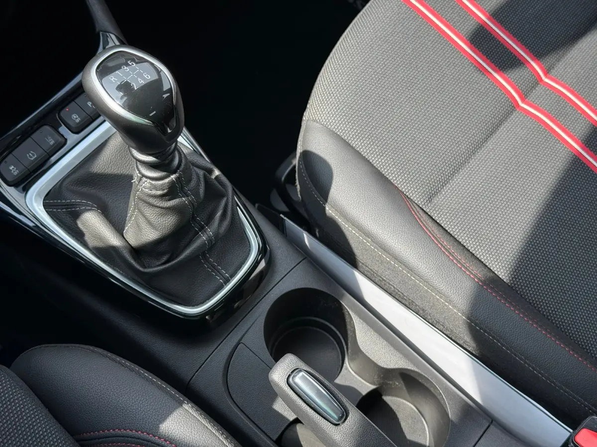 1.2 Turbo GS Line Trekhaak | Achteruitrijcamera | Comfort stoelen | Cruise control | Airco | Apple carplay & Android auto