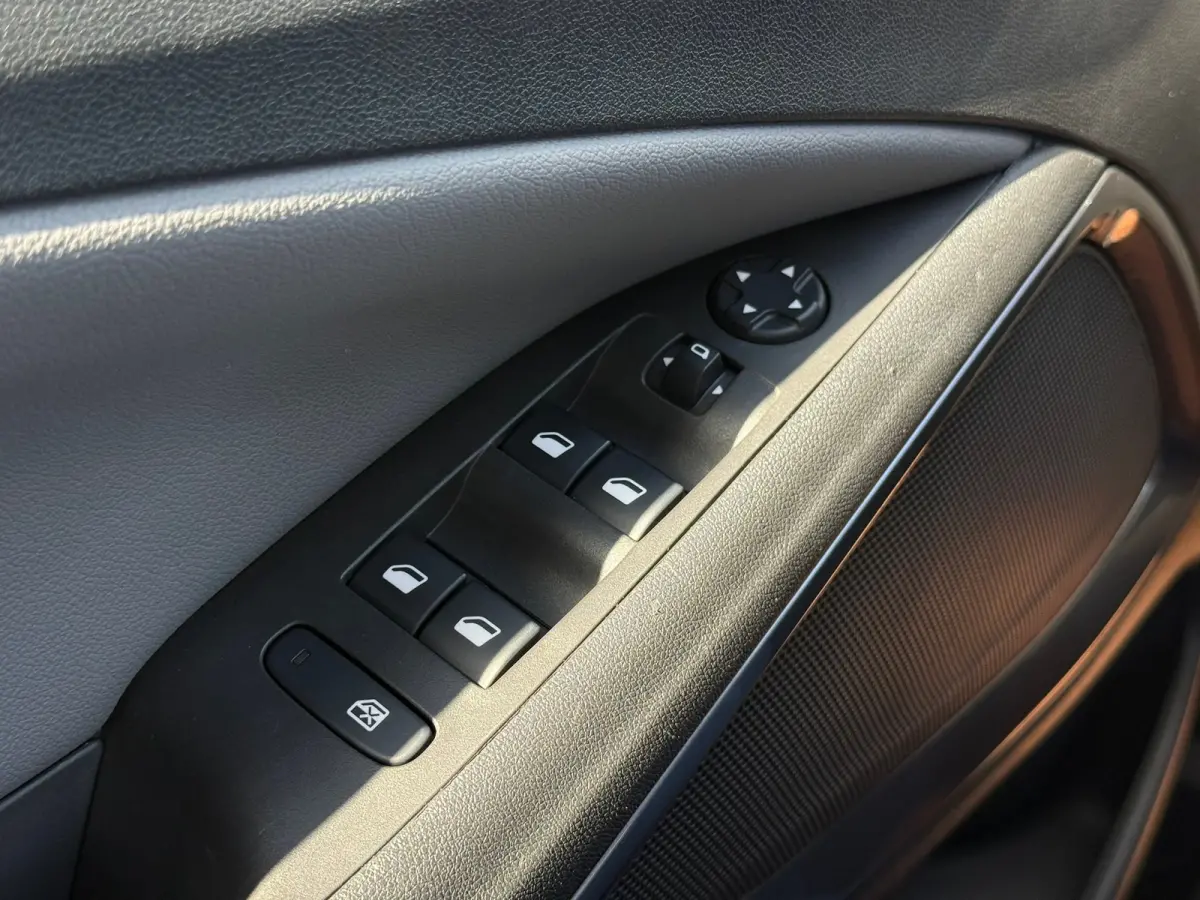 1.2 Turbo Innovation Cruise control | Keyless | Airco | Navigatie | Led | Parkeersensoren achter | Dealer onderhouden | Apple carplay & Android auto