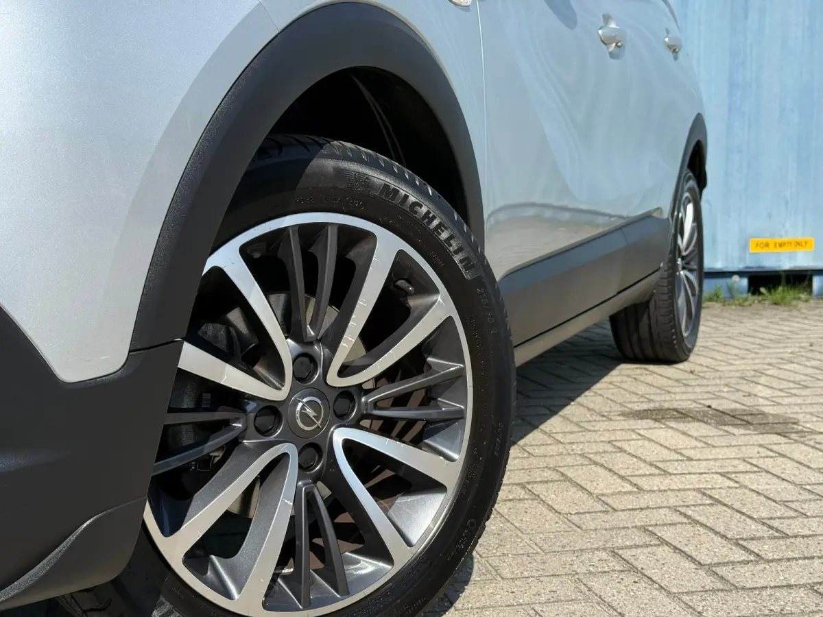 1.2 Turbo Innovation Cruise control | Keyless | Airco | Navigatie | Led | Parkeersensoren achter | Dealer onderhouden | Apple carplay & Android auto