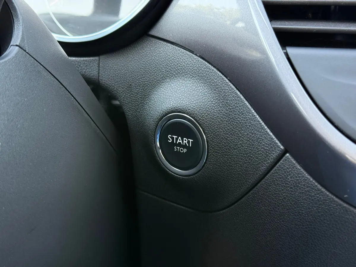 1.2 Turbo Innovation Cruise control | Keyless | Airco | Navigatie | Led | Parkeersensoren achter | Dealer onderhouden | Apple carplay & Android auto