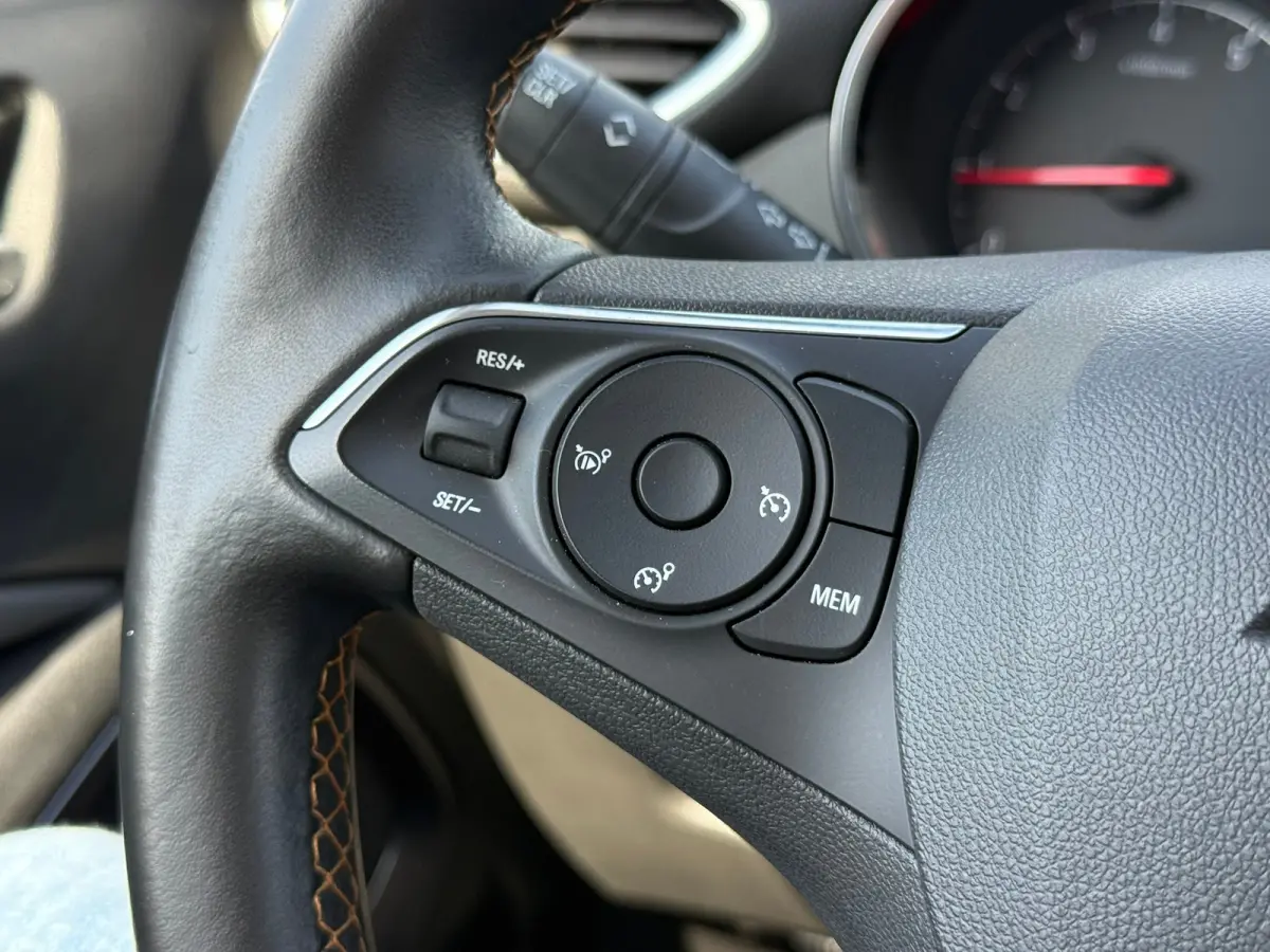1.2 Turbo Innovation Cruise control | Keyless | Airco | Navigatie | Led | Parkeersensoren achter | Dealer onderhouden | Apple carplay & Android auto
