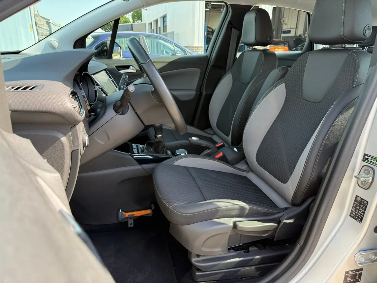 1.2 Turbo Innovation Cruise control | Keyless | Airco | Navigatie | Led | Parkeersensoren achter | Dealer onderhouden | Apple carplay & Android auto