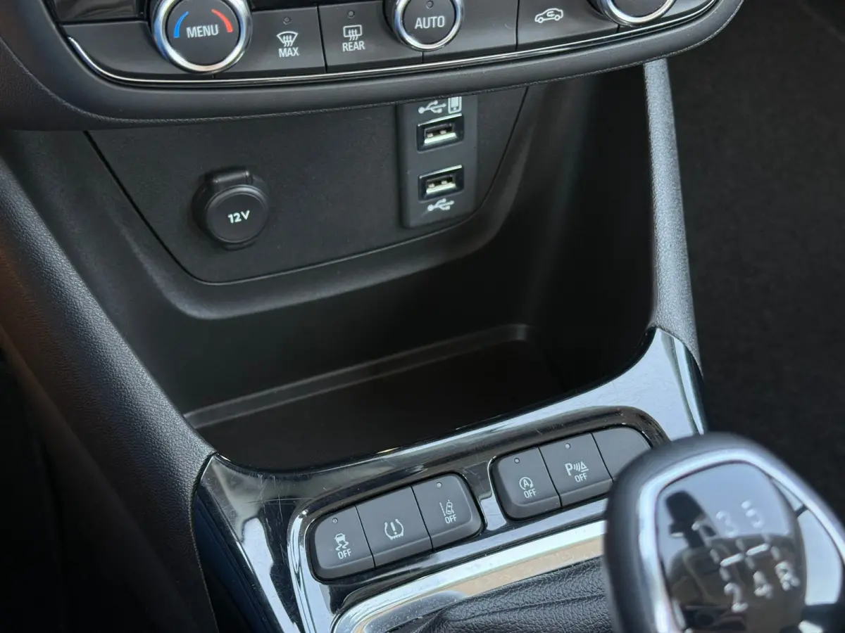 1.2 Turbo Innovation Cruise control | Keyless | Airco | Navigatie | Led | Parkeersensoren achter | Dealer onderhouden | Apple carplay & Android auto
