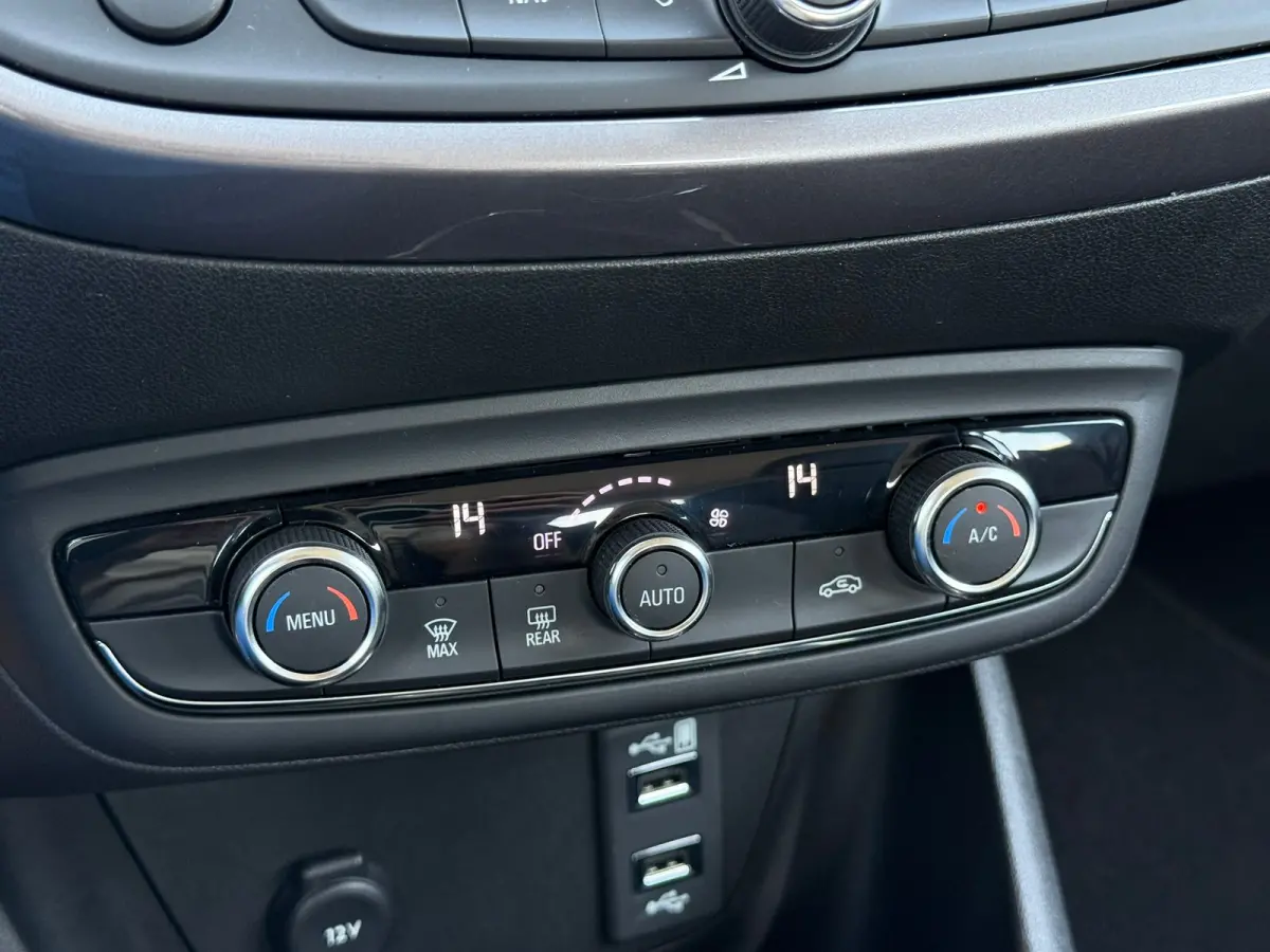 1.2 Turbo Innovation Cruise control | Keyless | Airco | Navigatie | Led | Parkeersensoren achter | Dealer onderhouden | Apple carplay & Android auto